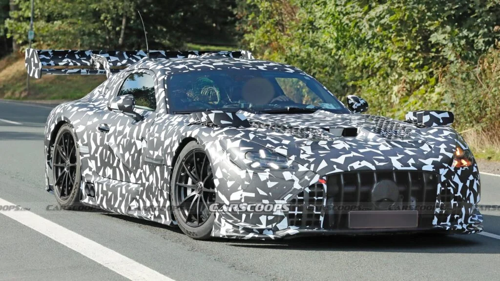 AMG GT Black Series Shakes Up Nurburgring Competitors with Impressive Test Performance
